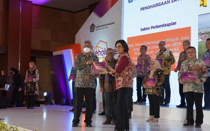 Kementerian PUPR saat Raih Dua Penghargaan Pengelola SBSN Terbaik Tahun 2022