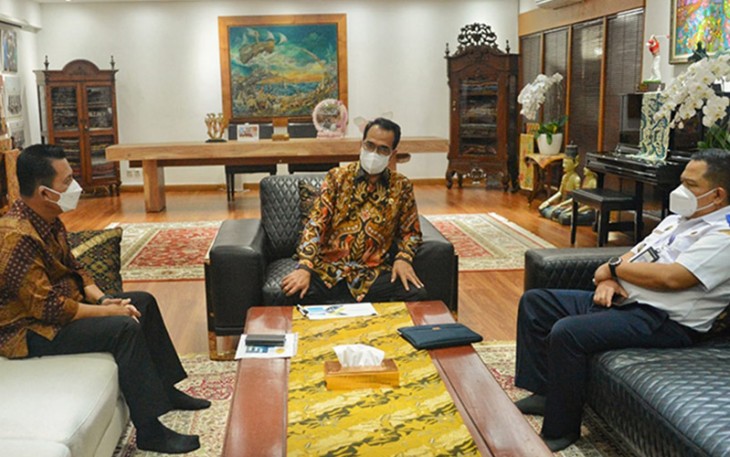 Gubernur Ansar saat pertemuan