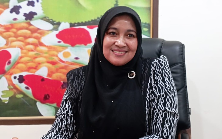 Kepala Dinas Perikanan Aceh Timur Cut Ida Maria saat ditemui awak media, Jumat (29/07) kemarin dalam wawancara eksklusif.