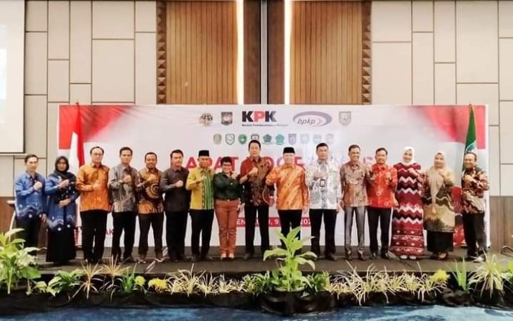 Foto bersama usai Rapat Koordinasi Pemberantasan Korupsi Terintegrasi