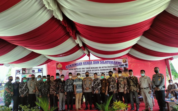 Foto bersama usai acara
