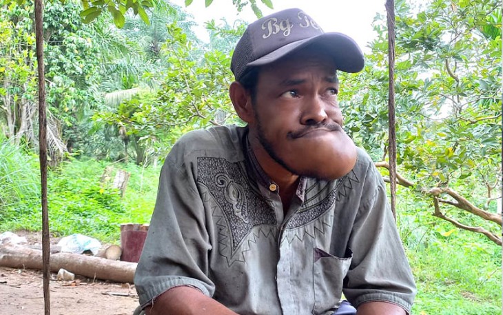 M. Daud, Seorang warga Dusun Gunung Buluh Desa Alue Genteng, Kecamatan Rantau Peureulak, Aceh Timur.