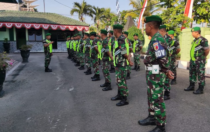 Personil Kodim Madiun saat Disiagakan Jelang Perayaan 1 Abad PSHT