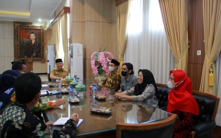 Gubernur Bengkulu Rohidin Mersyah saat menerima Audiensi Kepengurusan Komisioner KPID Provinsi Bengkulu Masa Bhakti 2022 - 2025, yang diketuai Alberce Rolanda Thomas, Selasa (14/6/2022).