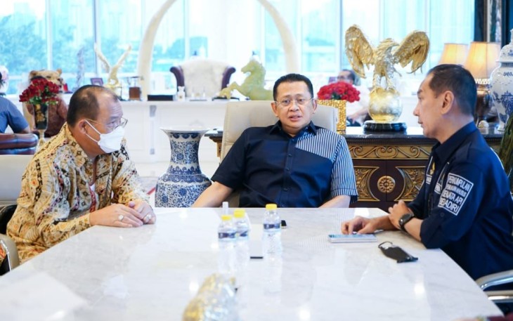 Bamsoet saat menerima pengurus DPP Asosiasi Advokat Indonesia (DPP AAI), di Jakarta, Kamis (8/4/22).