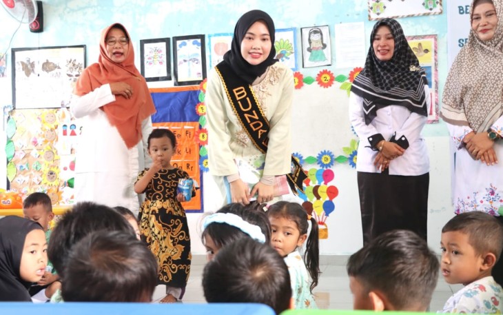Bunda PAUD Bintan Bercerita Saat Mengunjungi TKN Toapaya