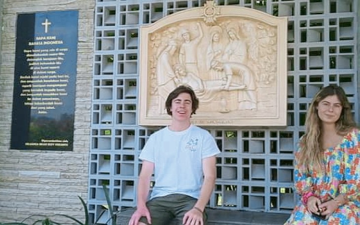 Louise Thierry dari Prancis