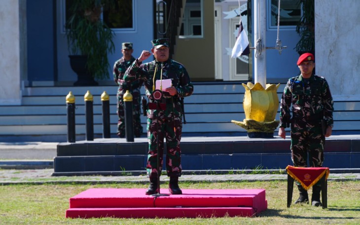 Panglima TNI Laksamana TNI Yudo Margono, S.E., M.M. saat menutup acara Latihan Gabungan TNI Dharma Yudha Tahun 2023, bertempat di Puslatpur  Marinir 5 Baluran Asembagus, Jawa Timur, Selasa (1/8/2023).