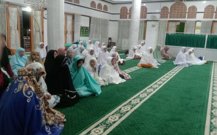 Remaja Masjid Al Manar saat Gelar Malam Bina Iman