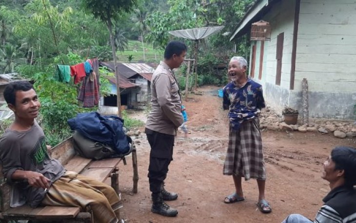 Polsek Dolok Sambang Warga