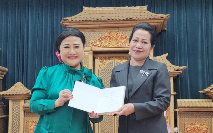 Prita Kemal Gani saat Bedah Buku Biografi di Sekolah Republik Indonesia Tokyo, Japan.