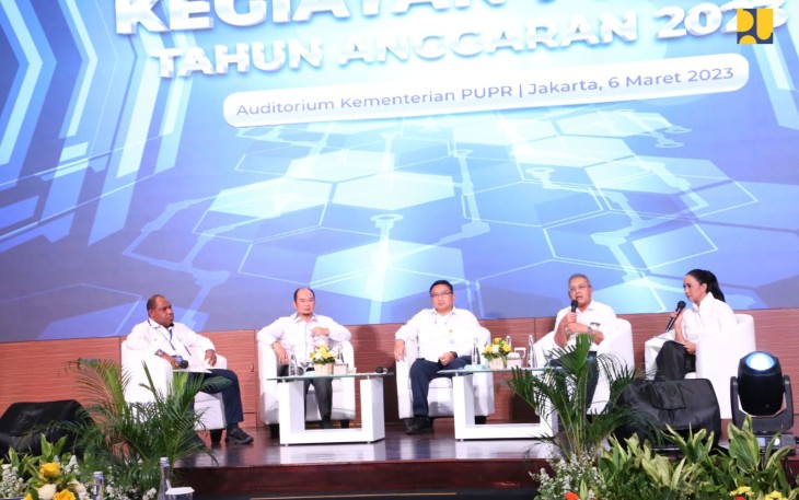 Direktur Jenderal (Dirjen) Cipta Karya, Kementerian PUPR Diana Kusumastuti dalam acara Rakornas Kegiatan PISEW TA 2023 di Jakarta, Senin (06/03/2023).
