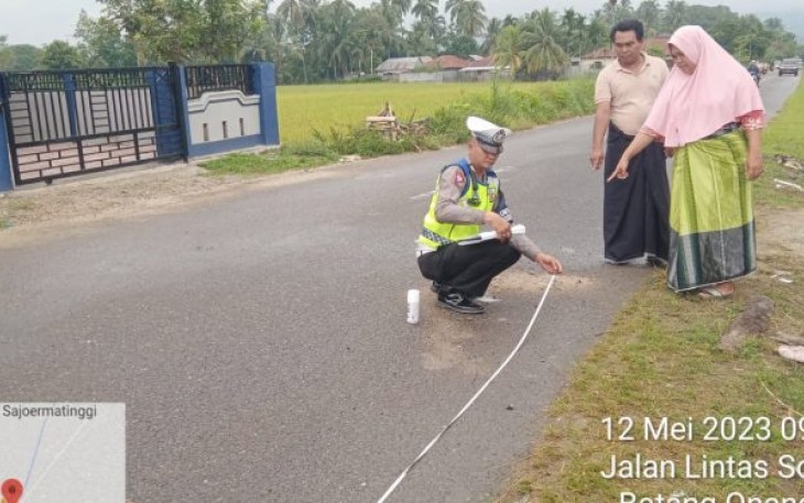 Petugas Kepolisian di Lapangan saat lakukan olah TKP
