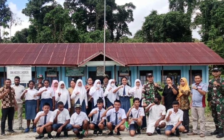 Satgas Yonif 143/TWEJ Bentuk Karakter Masa Orientasi Siswa di Papua