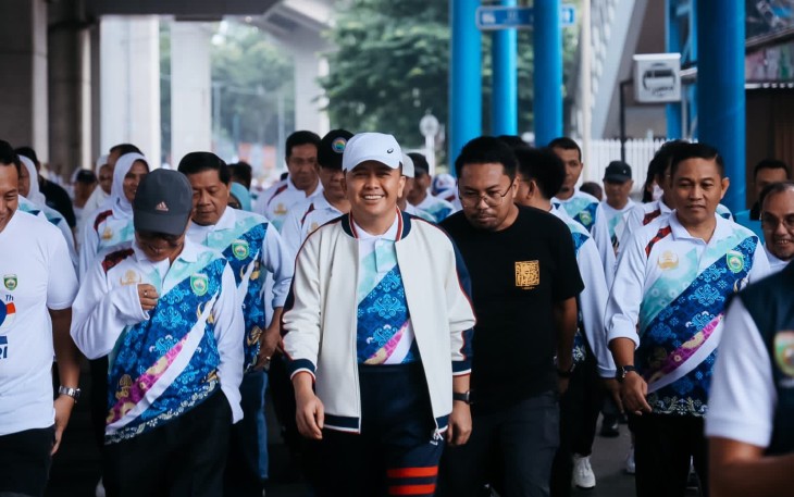 Pj Gubernur Sumsel Agus Fatoni Lepas Ribuan Peserta Jalan Sehat HUT Korpri 