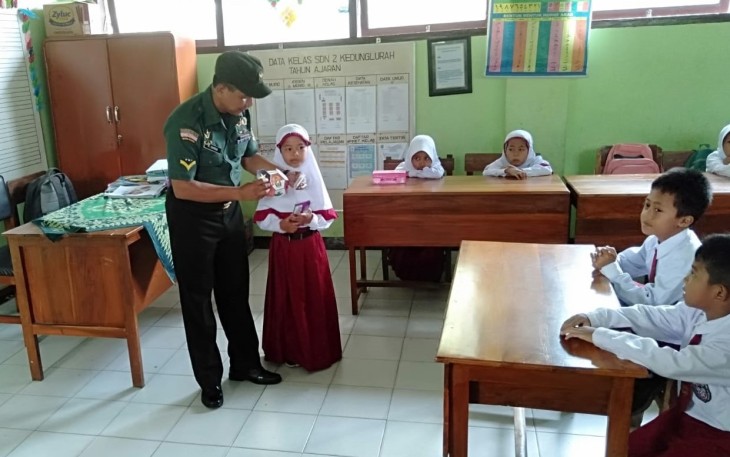 Pembekalan Wawasan Kebangsaan oleh Babinsa Ngadirejo untuk Siswa SDN 3 Ngadirejo