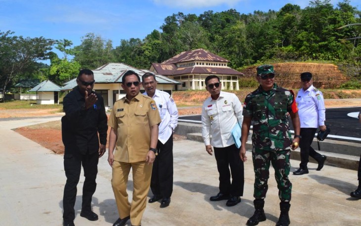 Danrem 121/ABW Turut Menyambut Kunjungan Mendagri di PLBN Jagoi Babang Kalbar 