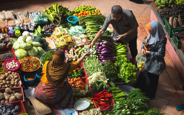 Kegiatan Jual Beli di Pasar Tradisional Foto: Unsplash
