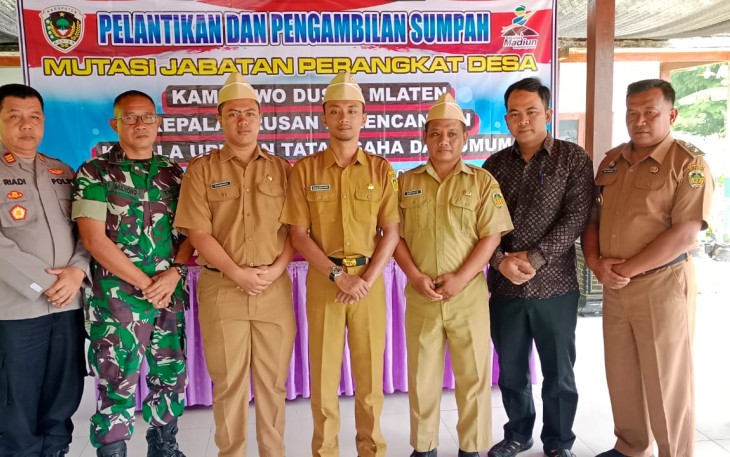 Danramil 03/Balerejo, Kapten Cba Mulyono bersama jajaran Forkopimcam menghadiri kegiatan pengambilan sumpah jabatan dan pelantikan perangkat Desa Glonggong