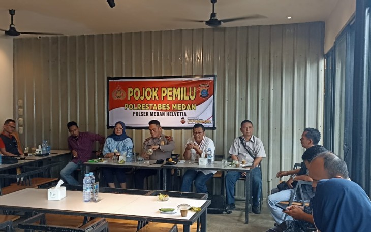 Kapolsek Medan Helvetia Kompol Heri Edrino Sihombing SIK, MH menyampaikan maksud dan tujuan dilakukan pertemuan ini dengan tema Pojok Pemilu menindaklanjuti kebijakan Kapolri yang diteruskan kepada Bapak Kapoldasu untuk menyelenggarakan pertemuan sesama penyelenggara Pemilu 2024