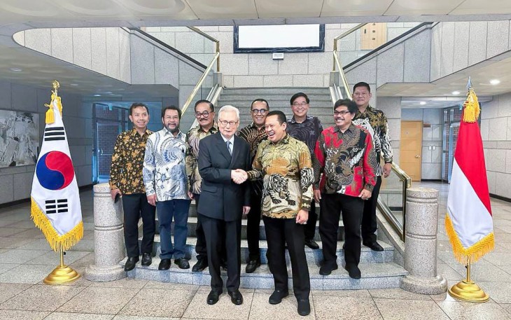 Bamsoet di kampus Keimyung usai bertemu Rektor serta jajaran Keimyung University, dalam rangkaian kunjungan kerja ke Korea Selatan, Kamis (21/9/23).
