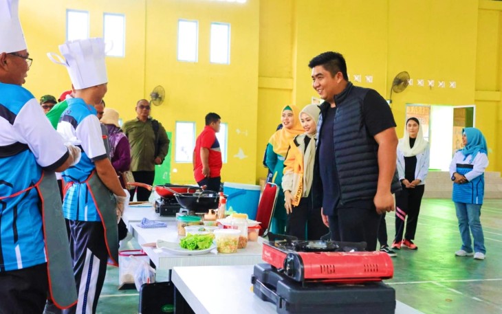 Bupati Roby saatg Ikuti Germas Sekaligus Peringatan Hari Ibu di Wilayah Kecamatan Telok Sebong