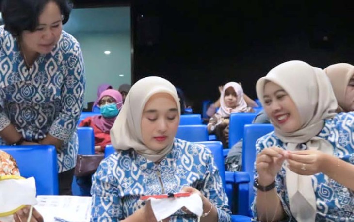 PIA Muspusdirla saat Ikuti Latihan Teknik Dasar Sulam