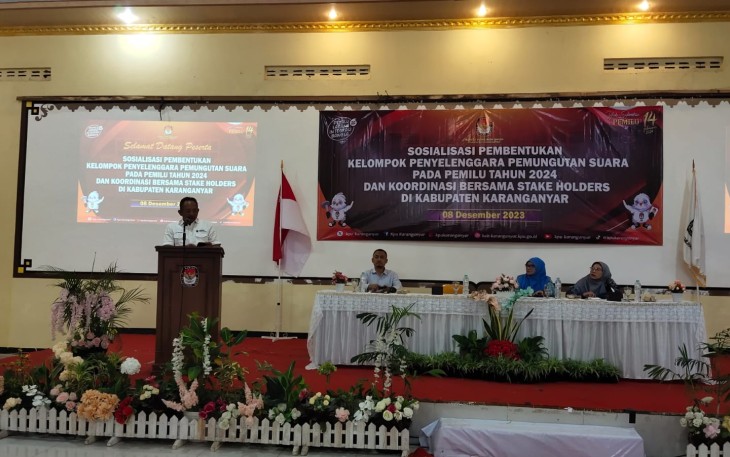 Acara sosialisasi KPU Kabupaten Karanganyar mengenai pembentukan KPPS untuk Pemilu 2024 dan koordinasi bersama stakeholder, di Aula Hotel Permatasari Karanganyar, Jumat (8/12/2023) siang.