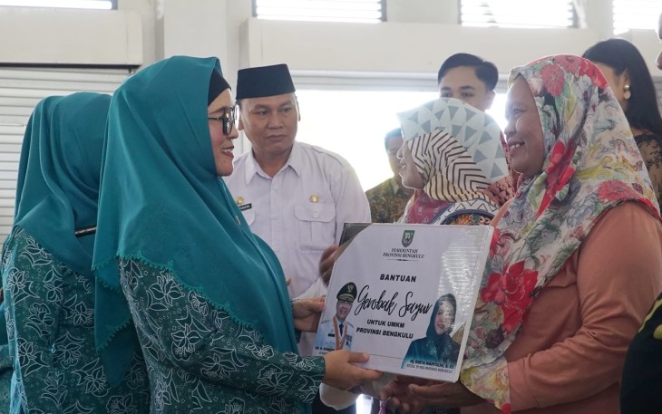Ketua TP PKK Provinsi Bengkulu Derta Wahyulin Rohidin 