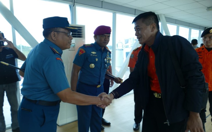 Danlanudal Tanjungpinang Kolonel Laut (P) Triwibowo Sambut Kedatangan Direktur Operasi Basarnas Brigjen TNI Marinir TNI Edi Prakoso