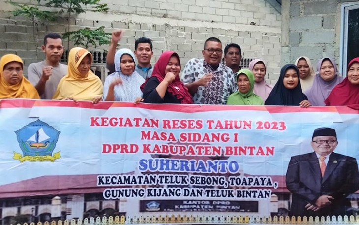 Foto bersama usai acara