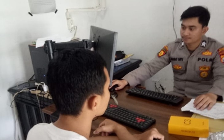 Penyidik saat terima laporan warga