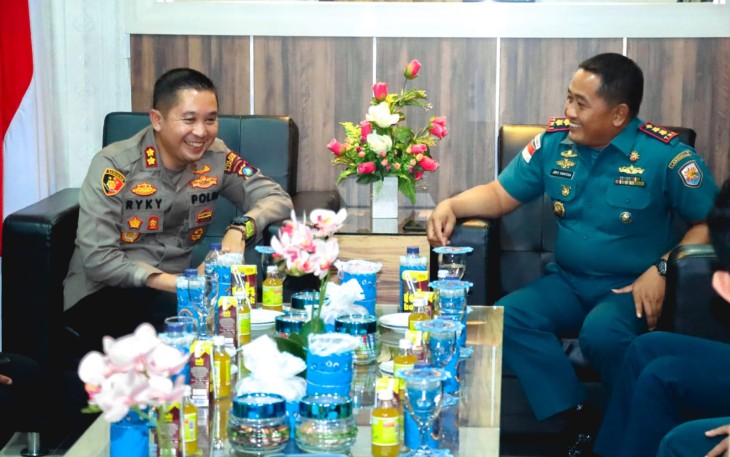 Danlanal Tbk saat Sambut Hangat Kunjungan Kapolres Karimun