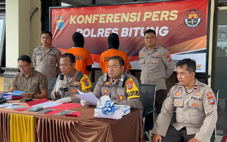 Kapolres Bitung AKBP Tommy Bambang Souissa, SIK (Tengah) di dampingi Wakapolres Kompol Aprizal Nugroho dan Kasie Humas Polres Bitung Ipda Iwan Setyabudi beserta Kanit Tipidkor Ipda Stofi