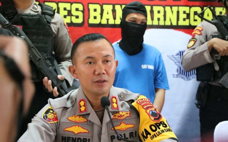 Kapolres Banjarnegara AKBP Hendro Yulianto saat memberikan keterangan pers, Senin (2/1)