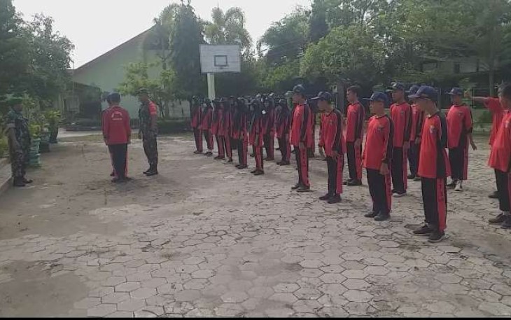 Latih Peraturan Baris Berbaris 