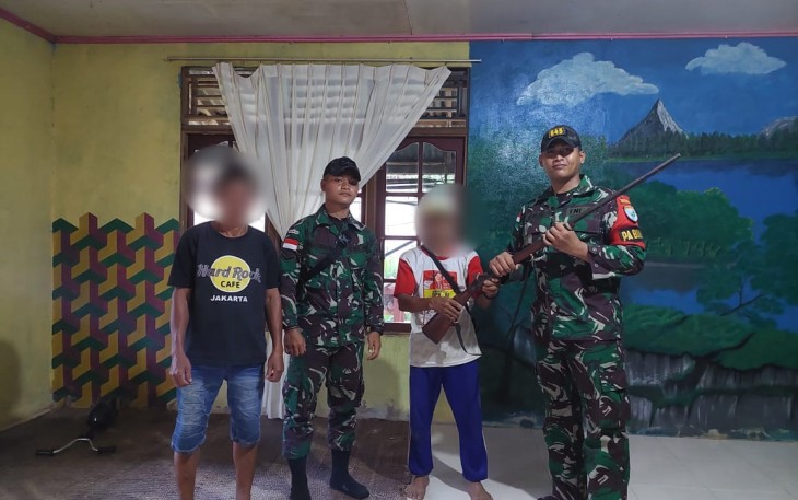 Sukarela warga perbatasan serahkan senpi rakitan