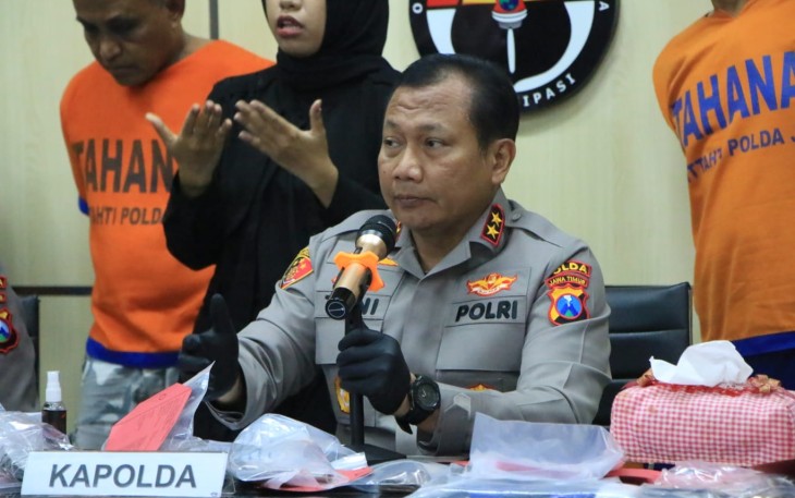 Kapolda Jatim Irjen Pol Toni Harmanto saat mberikan keterangan pers terkait kasus perampokan rumdin Walikota Blitar, Kamis (12/1)