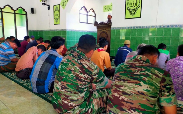 Shalat Jum'at Prajurit Kodim 0801/Pacitan