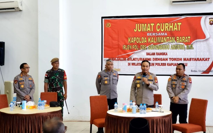 Dansatgas Yonarmed 19/105 Trk Bogani Letkol Arm Edi Yulian Budiargo saat Jum'at Curhat bersama Kapolda Kalbar