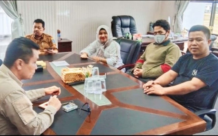 Pengurus Koperasi Gurindam 12 Tepi Laut Tanjungpinang saat Disambut Kadis UMKM Kepri