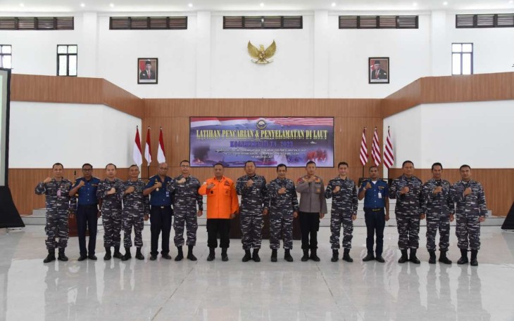 Latihan Pencarian dan Penyelamatan di Laut Koarmada III 