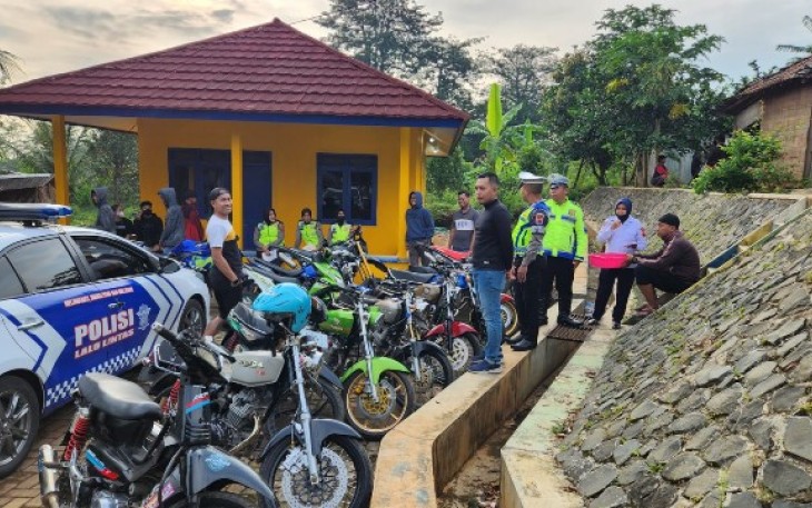 30 motor knalpot brong  ditilang Sat Lantas Polresta Pati