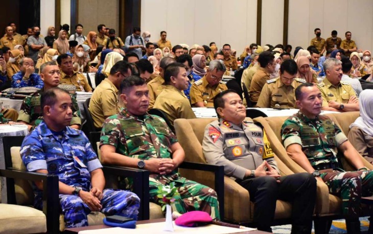 Danlantamal VI Makassar Brigjen TNI (Mar) Amir Kasman saat mengikuti musrembang 