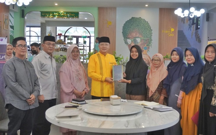 Launching Buku 