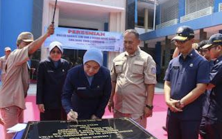 Ny Fera Muhammad Ali saat peresmian Masjid SMA Hang Tuah Sidoarjo 