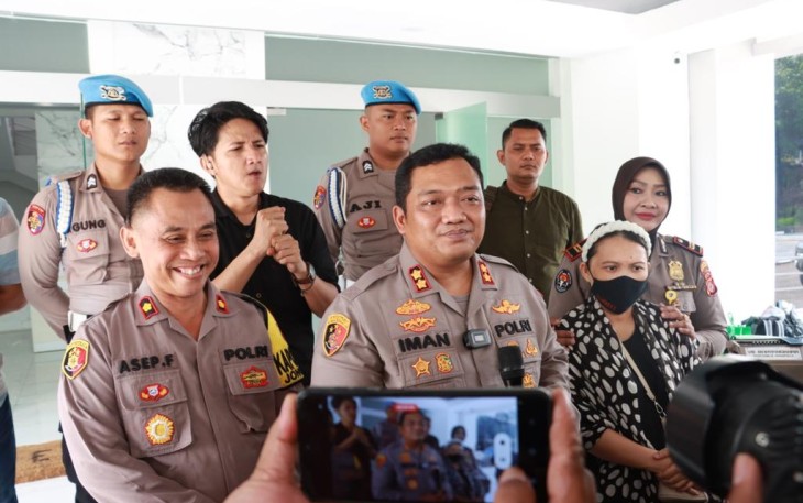 Kapolres Bogor AKBP Dr. Iman Imanuddin saat memberikan keterangan pers 