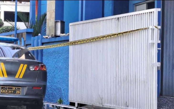 Salah satu rumah di Pedurungan-Semarang yang digunakan sebagai pabrik pembuatan pil ekstasi digerebek Bareskrim dan Polda Jawa Tengah.