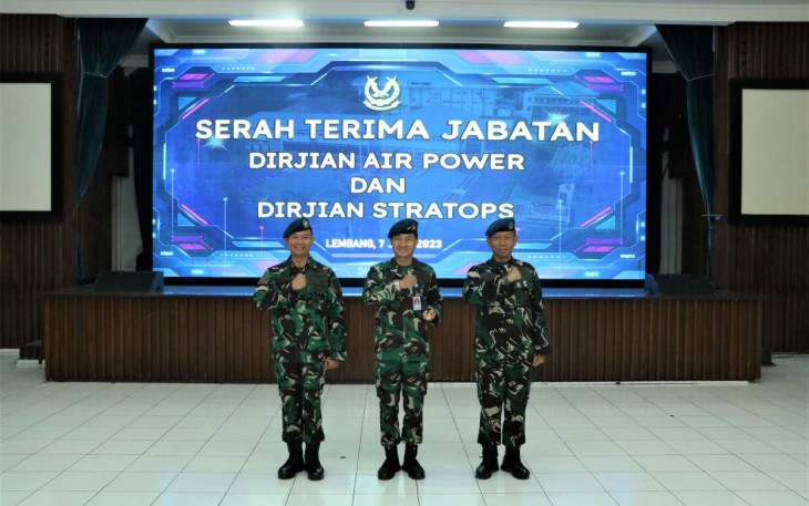 Danseskoau Marsda TNI Elianto Susetio foto bersama usai sertijab, Jum'at (7/7)