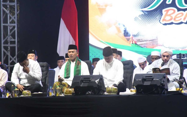 Danrem 081/DSJ Kolonel Inf H. Sugiyono saat bersholawat, Sabtu (8/7)